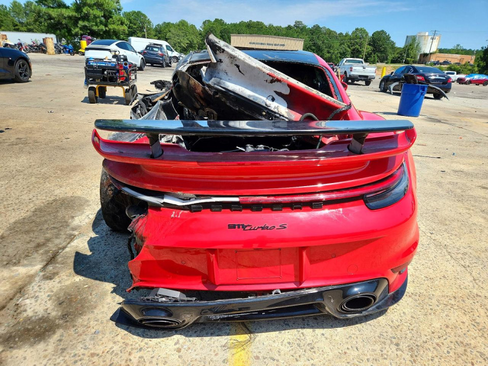 Porsche 911 2021 — Copart