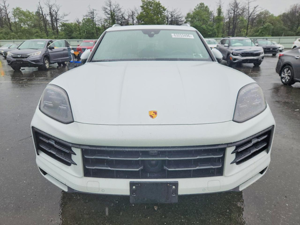 Porsche CAYENNE BASE 2024 — Copart