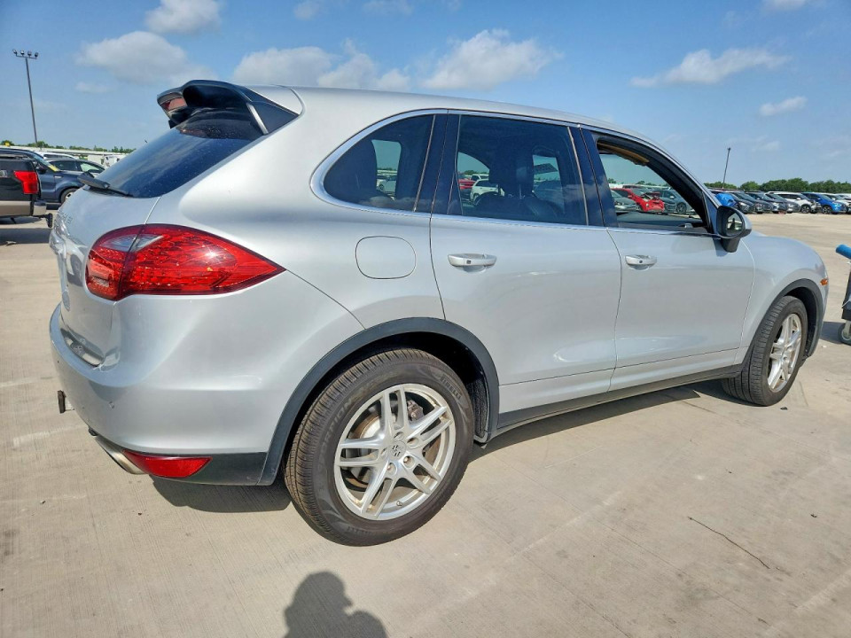 Porsche CAYENNE 2012 — Copart