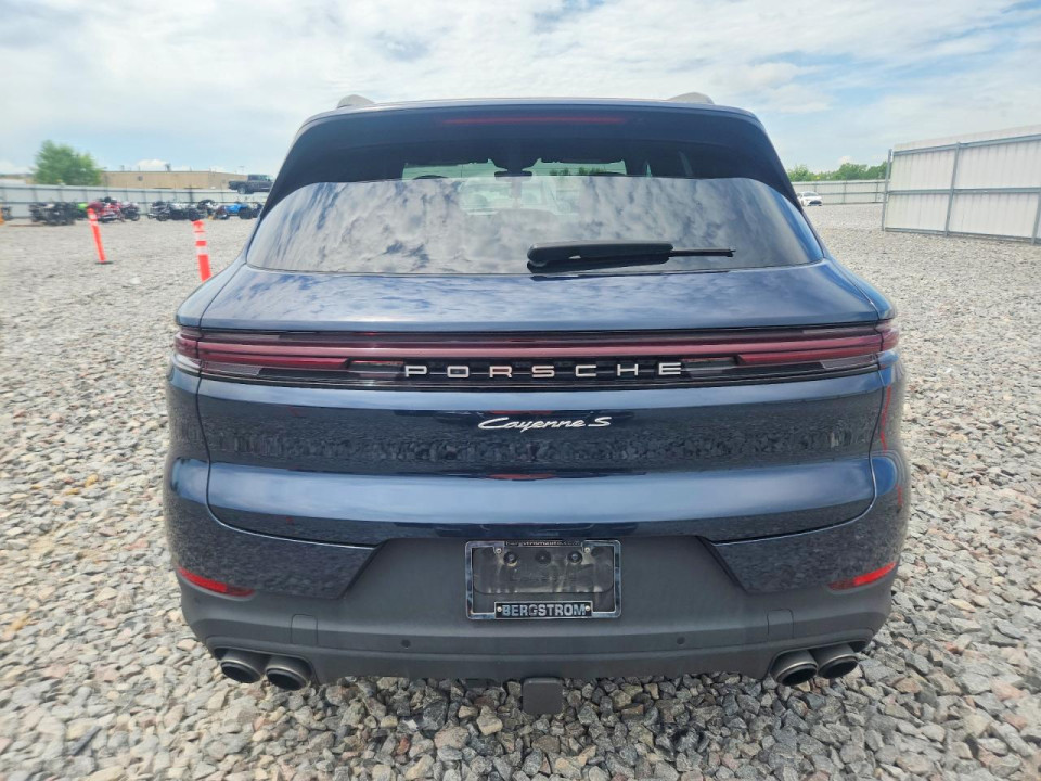 Porsche CAYENNE 2024 — Copart