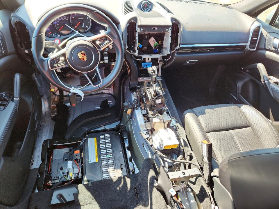 Porsche CAYENNE 2016 — Copart