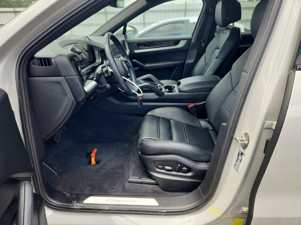 Porsche CAYENNE 2025 — Copart