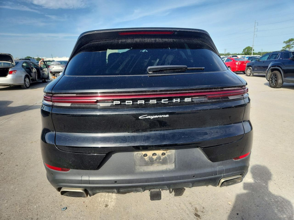 Porsche CAYENNE 2024 — Copart