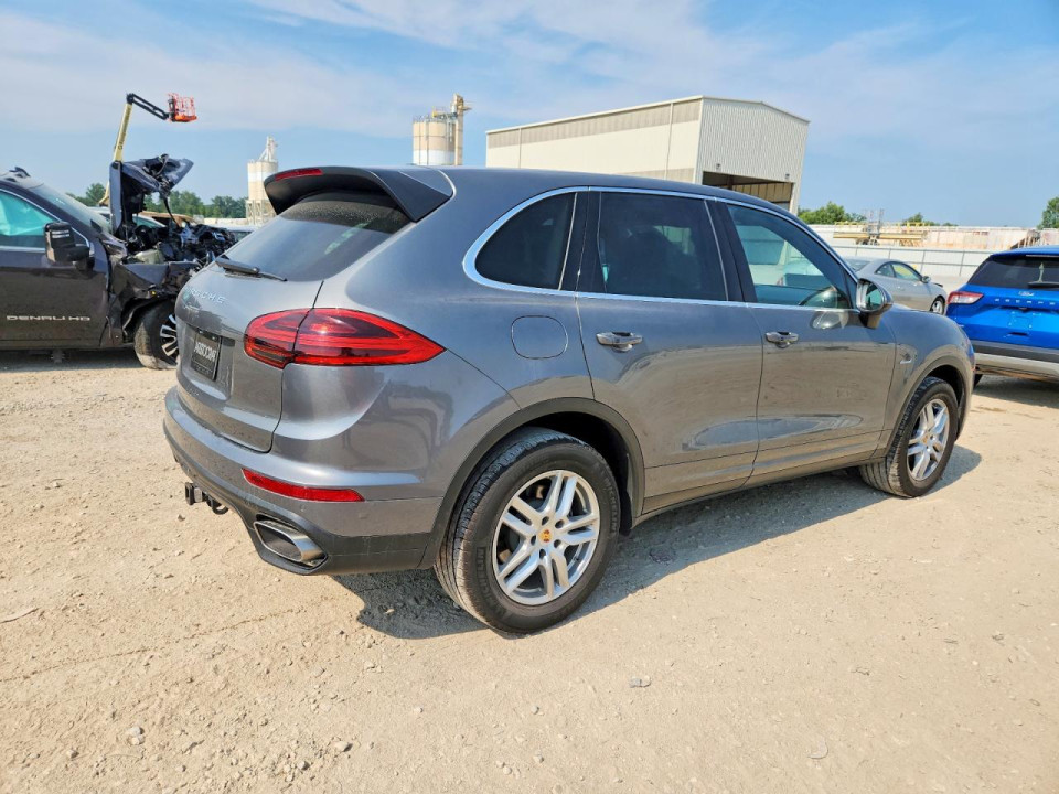 Porsche CAYENNE 2016 — Copart
