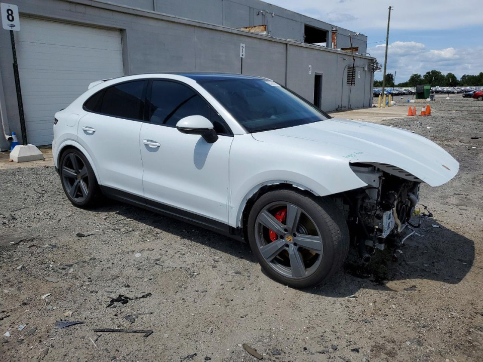 Porsche CAYENNE 2024 — Copart