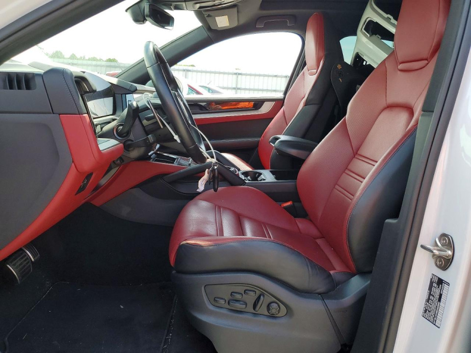 Porsche CAYENNE 2024 — Copart