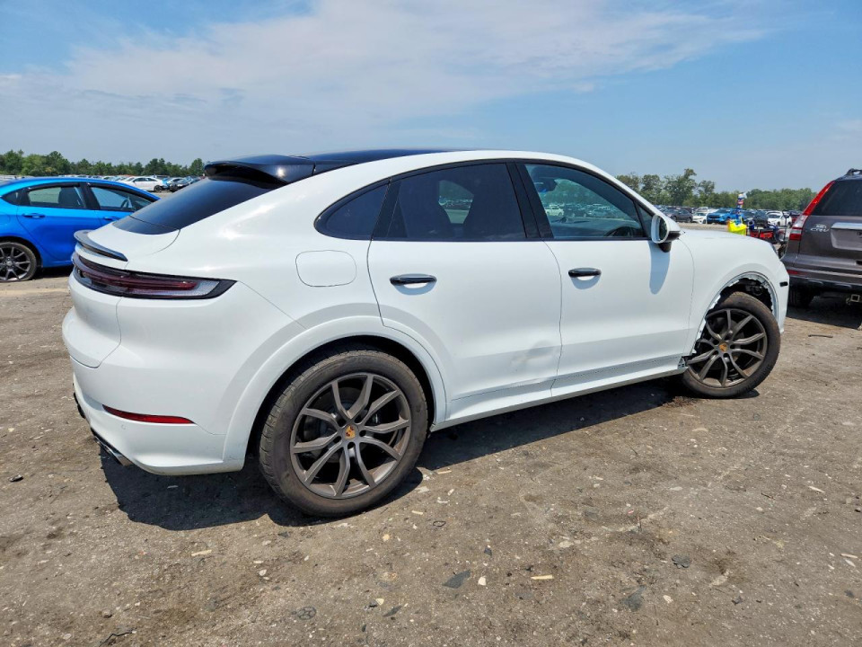 Porsche CAYENNE 2024 — Copart