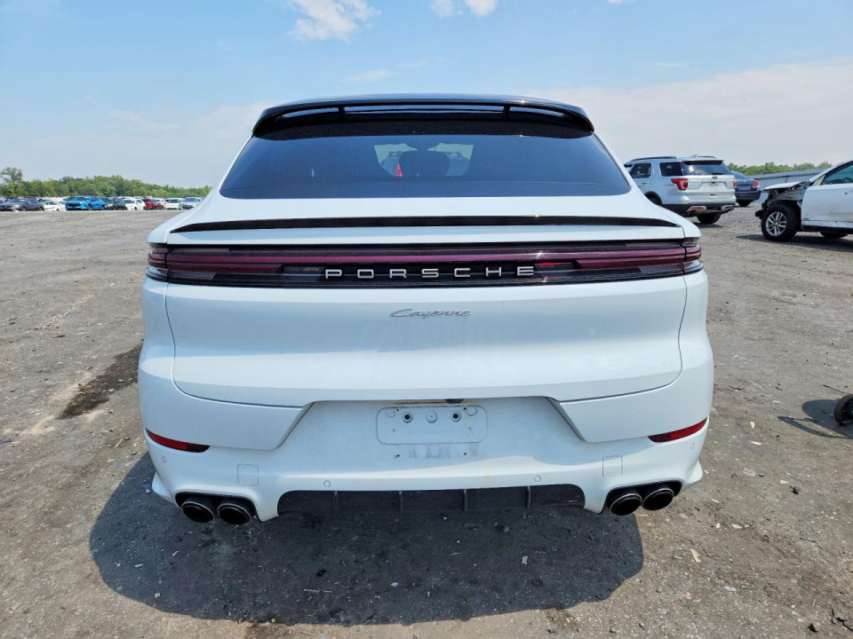 Porsche CAYENNE 2024 — Copart