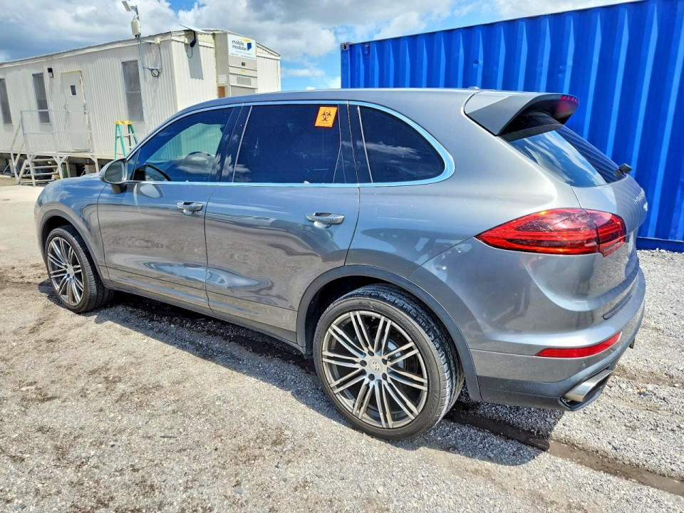 Porsche CAYENNE 2016 — Copart