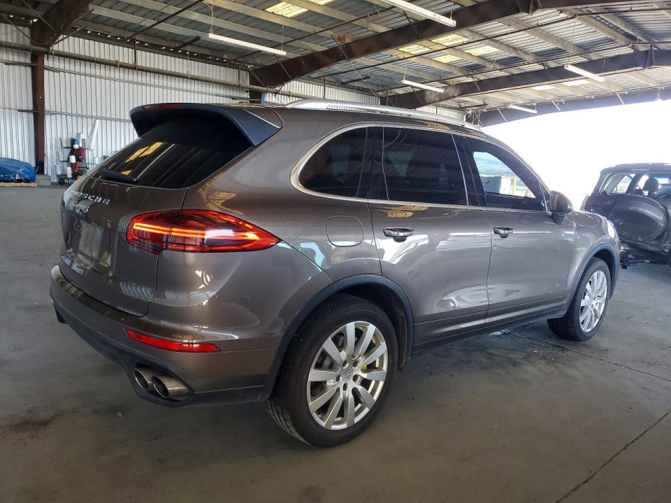 Porsche CAYENNE 2016 — Copart