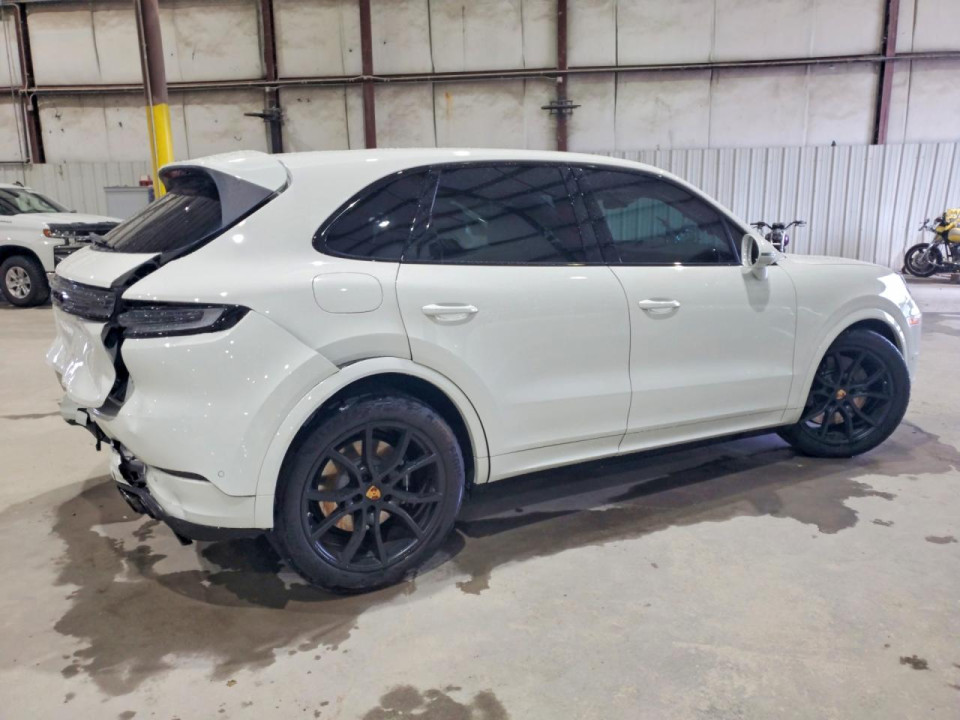 Porsche CAYENNE 2024 — Copart