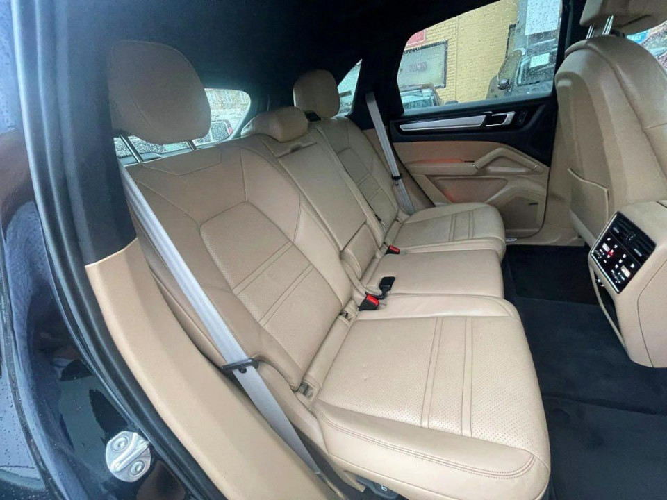 Porsche CAYENNE 2023 — Copart