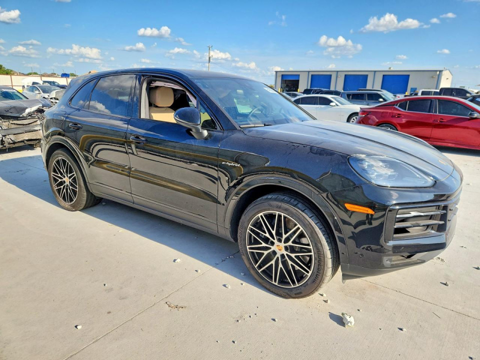Porsche CAYENNE 2024 — Copart