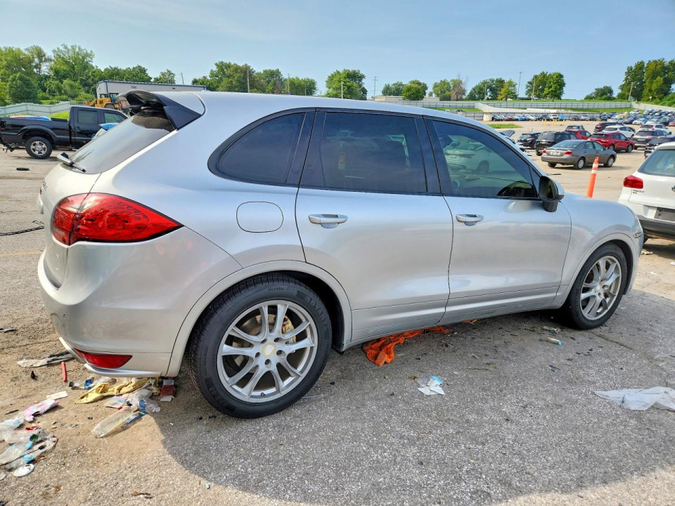 Porsche CAYENNE 2012 — Copart