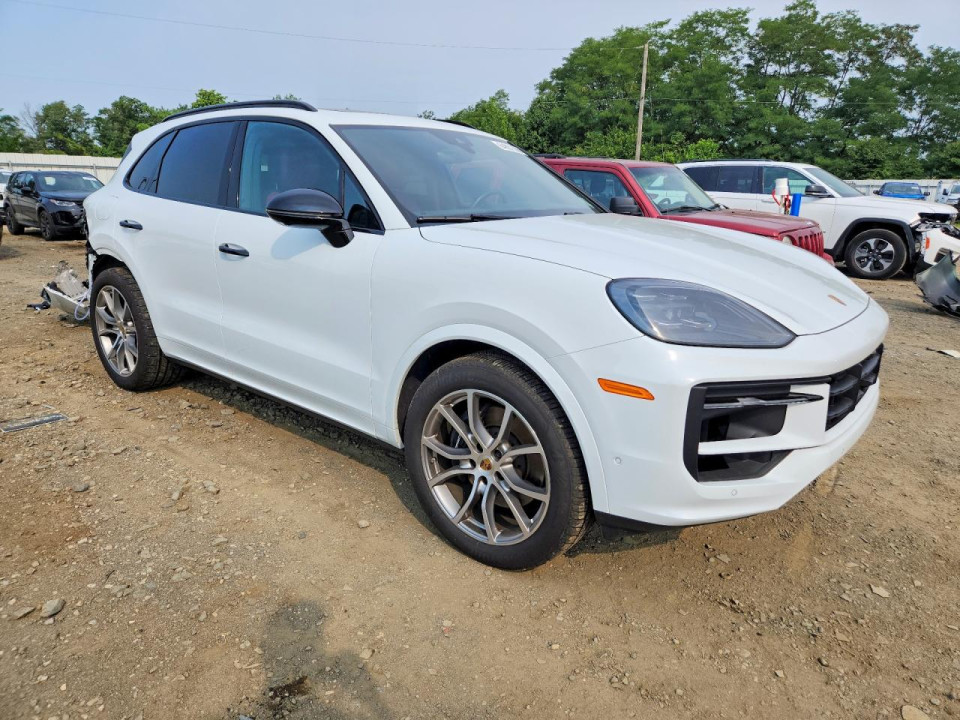 Porsche CAYENNE 2024 — Copart