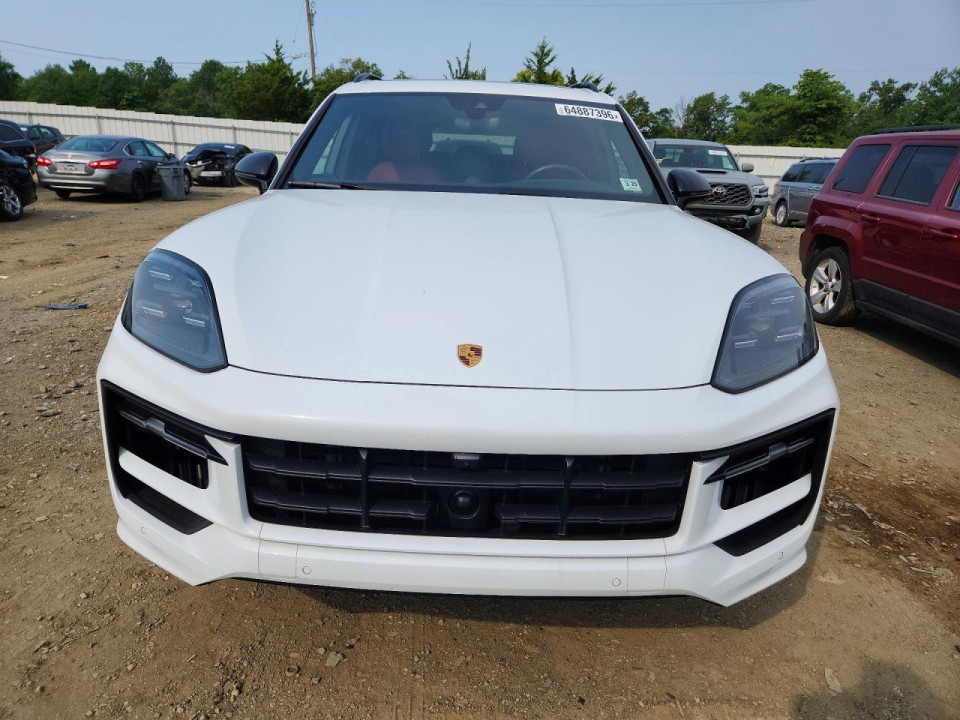 Porsche CAYENNE 2024 — Copart