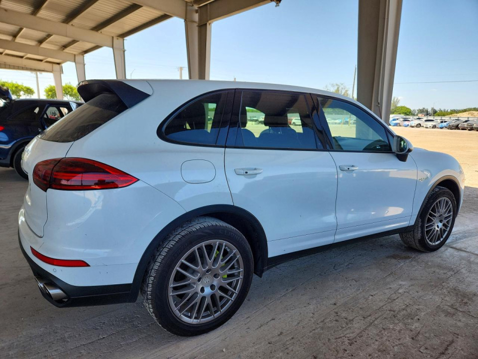 Porsche CAYENNE 2016 — Copart
