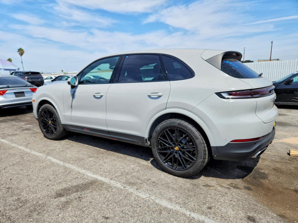 Porsche CAYENNE 2024 — Copart