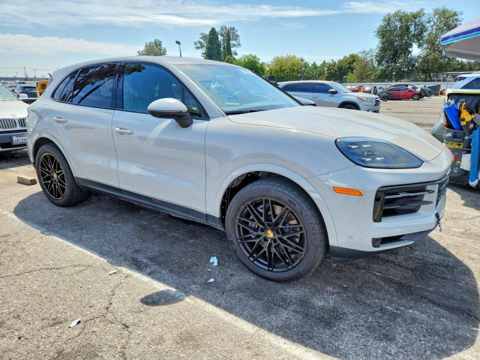 Porsche CAYENNE 2024 — Copart