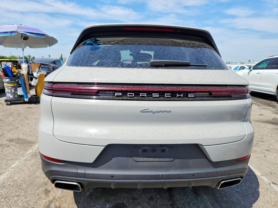 Porsche CAYENNE 2024 — Copart