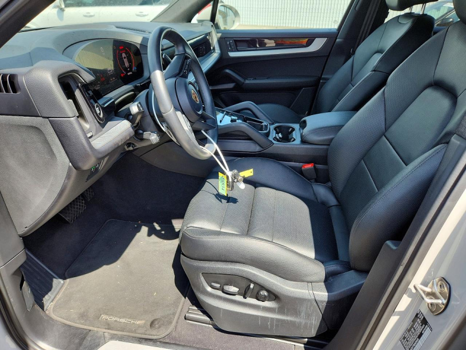 Porsche CAYENNE 2024 — Copart