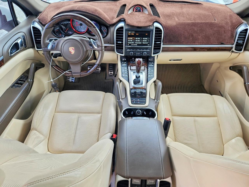 Porsche CAYENNE 2012 — Copart
