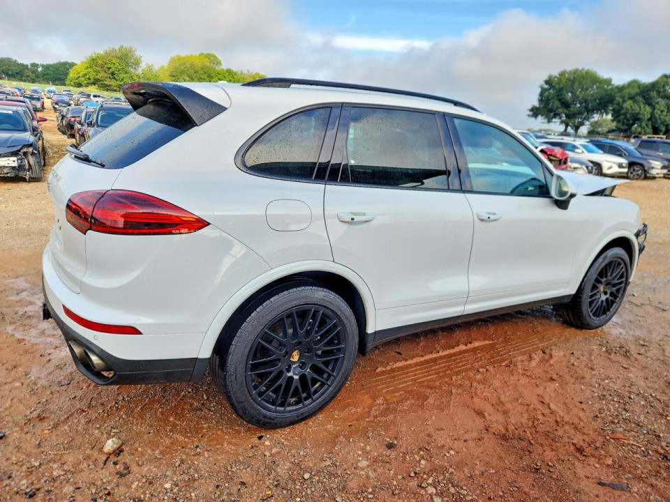 Porsche CAYENNE 2016 — Copart