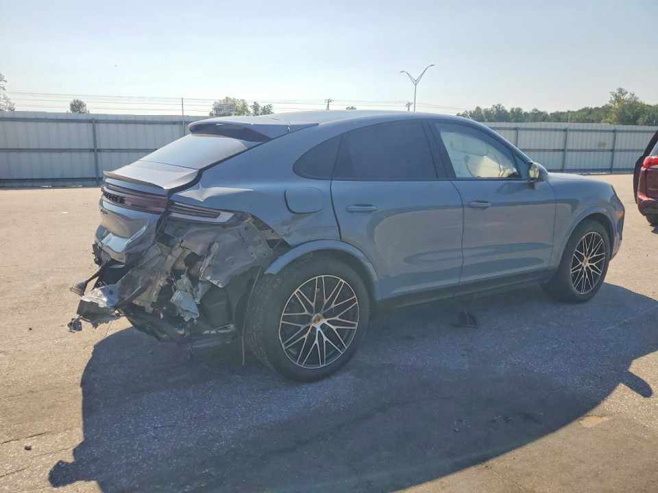 Porsche CAYENNE 2025 — Copart