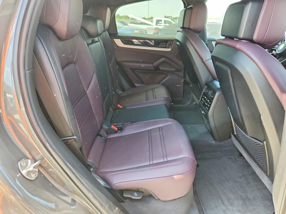 Porsche CAYENNE 2025 — Copart