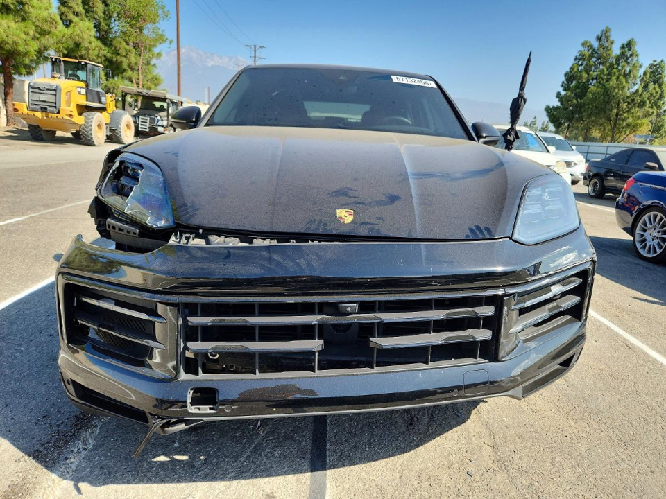 Porsche CAYENNE 2024 — Copart