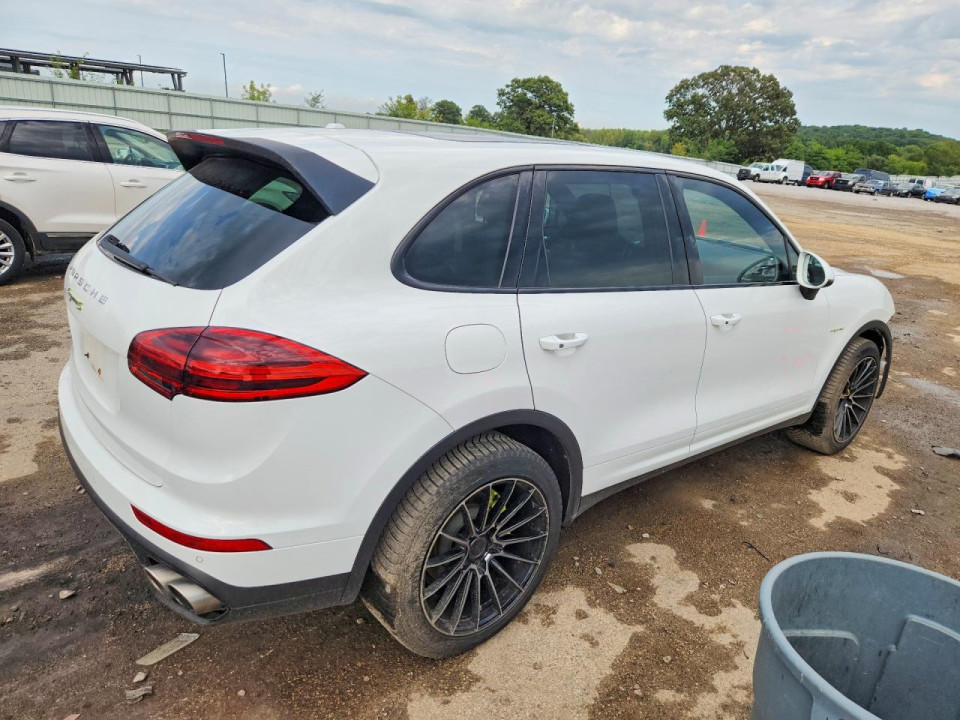 Porsche CAYENNE 2016 — Copart