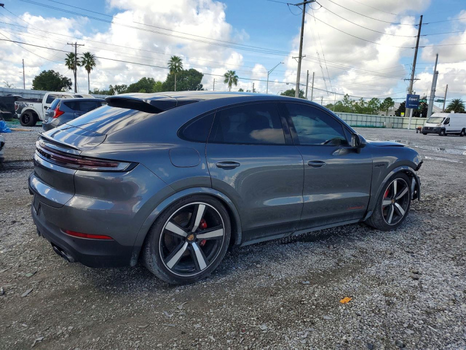 Porsche CAYENNE 2025 — Copart