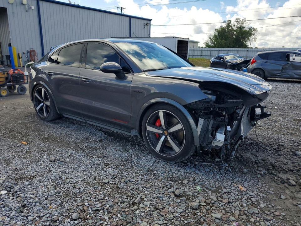 Porsche CAYENNE 2025 — Copart