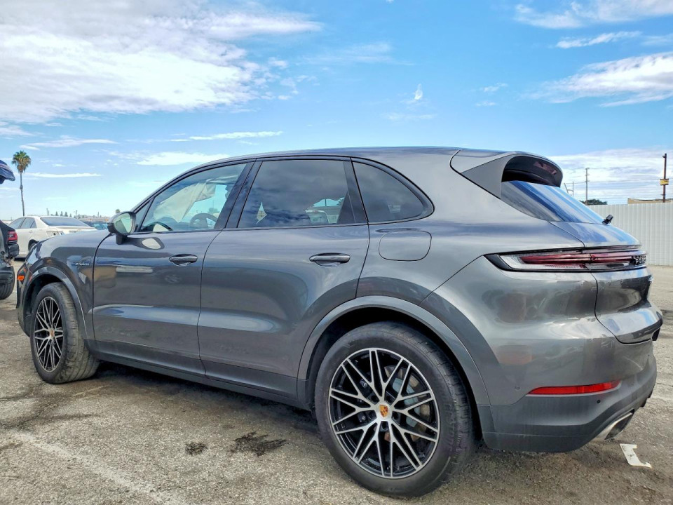 Porsche CAYENNE 2025 — Copart