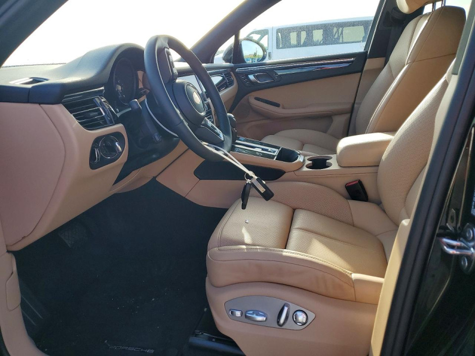 Porsche MACAN BASE 2026 — Copart