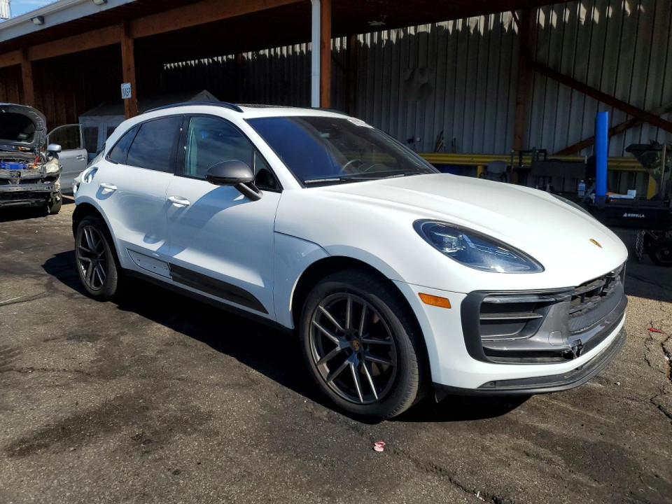 Porsche MACAN BASE 2024 — Copart