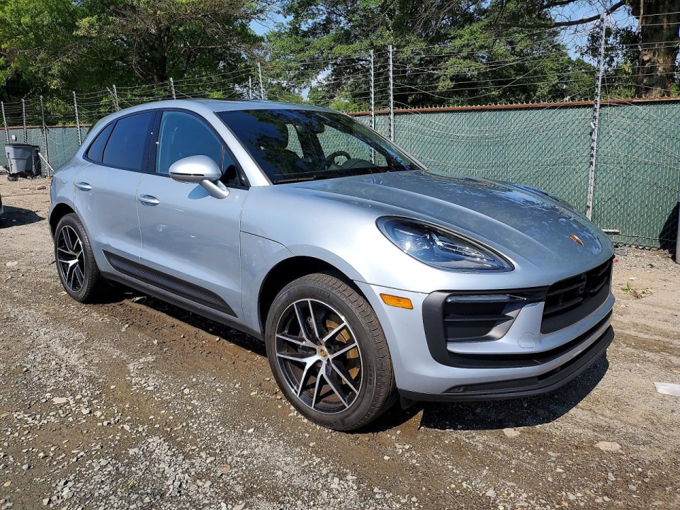 Porsche MACAN BASE 2026 — Copart