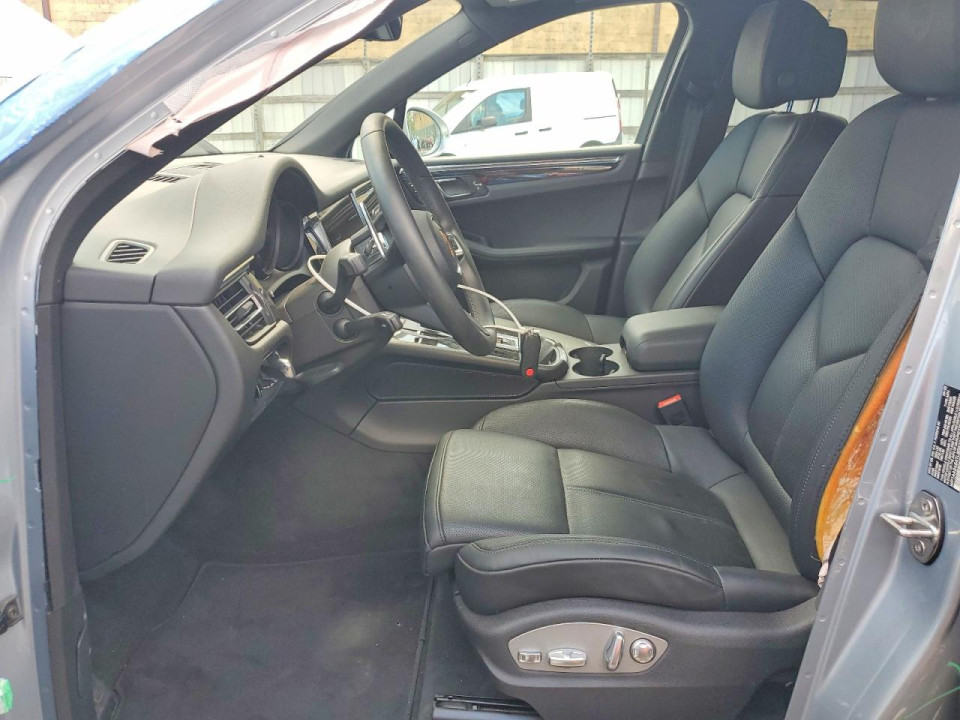 Porsche MACAN BASE 2026 — Copart