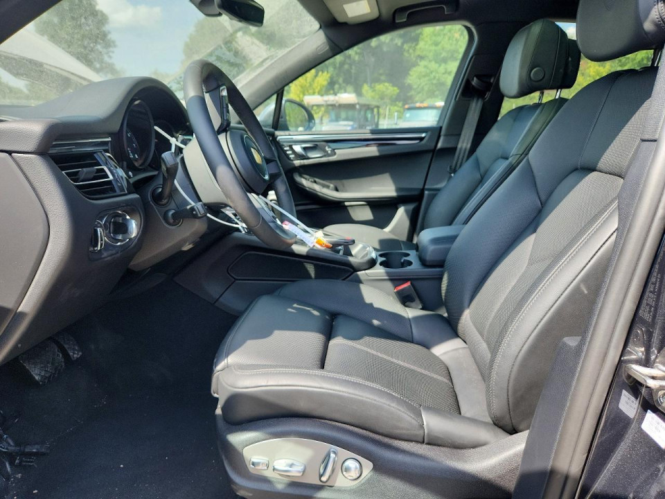 Porsche MACAN BASE 2026 — Copart