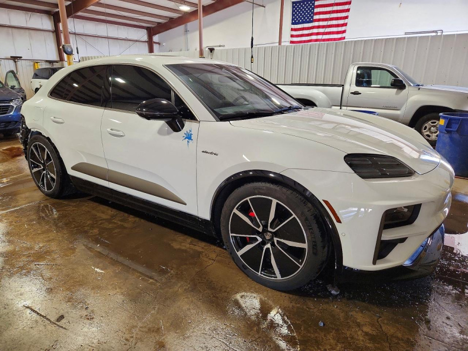 Porsche MACAN 2024 — Copart