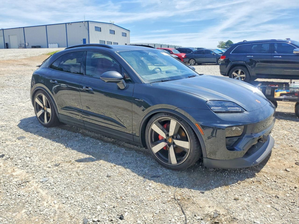 Porsche MACAN 2026 — Copart