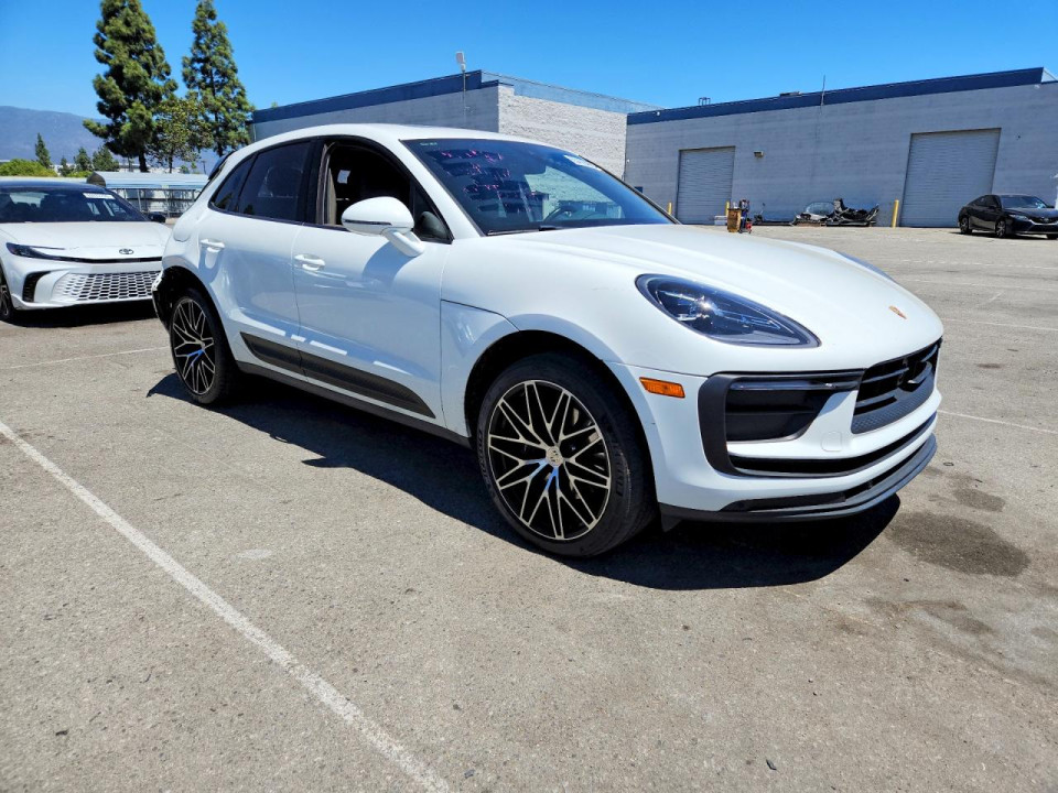 Porsche MACAN 2023 — Copart