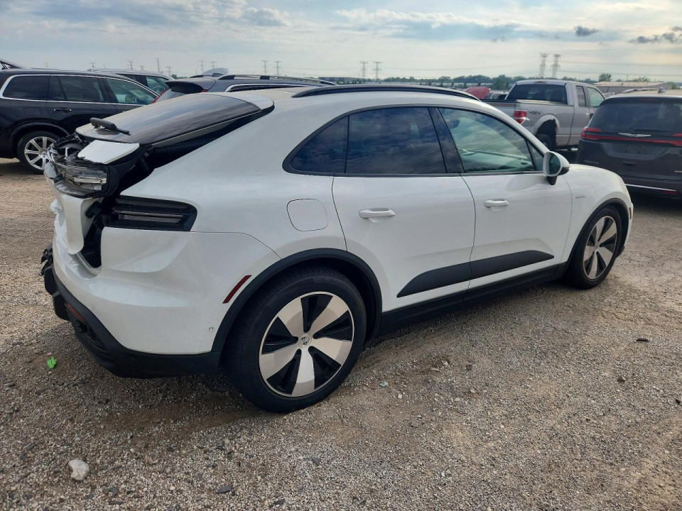 Porsche MACAN 2025 — Copart