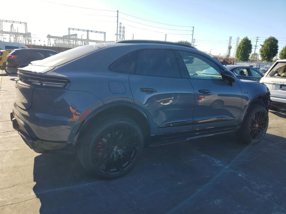Porsche MACAN 2026 — Copart