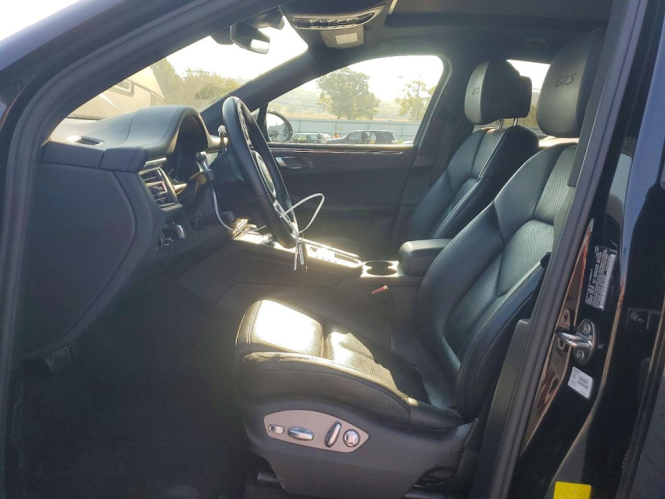 Porsche MACAN 2021 — Copart