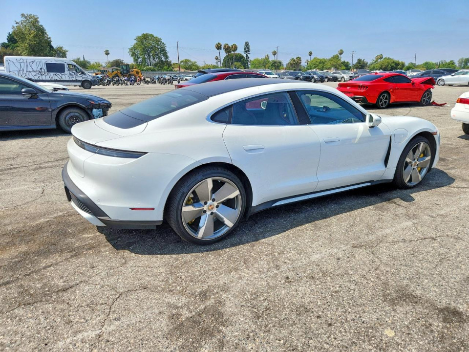 Porsche TAYCAN 2021 — Copart