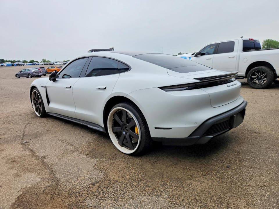 Porsche TAYCAN 2021 — Copart