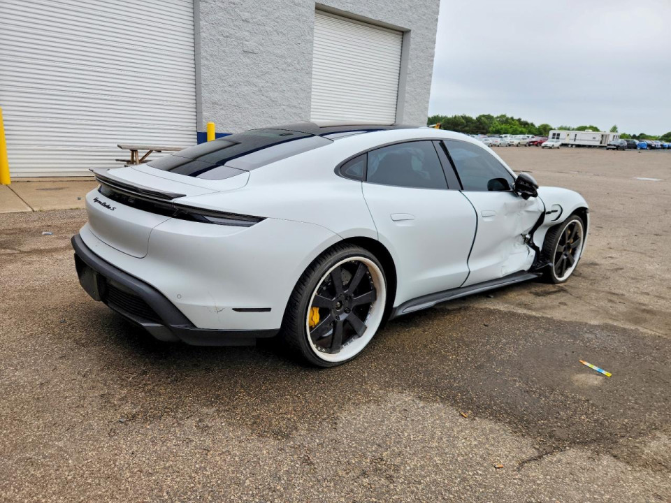 Porsche TAYCAN 2021 — Copart