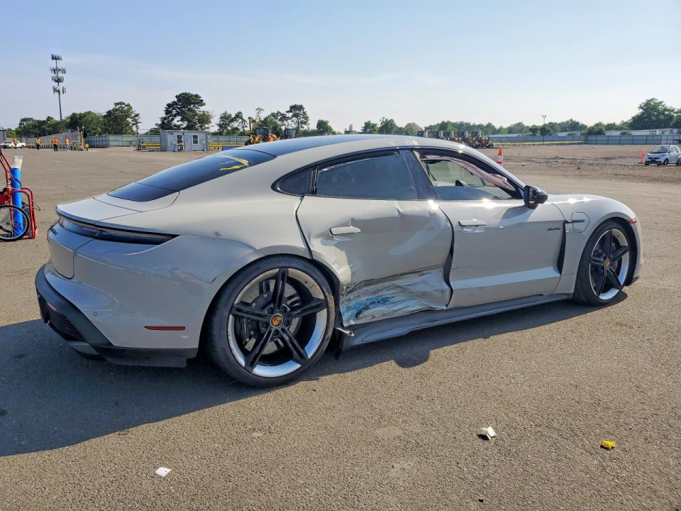 Porsche TAYCAN 2021 — Copart