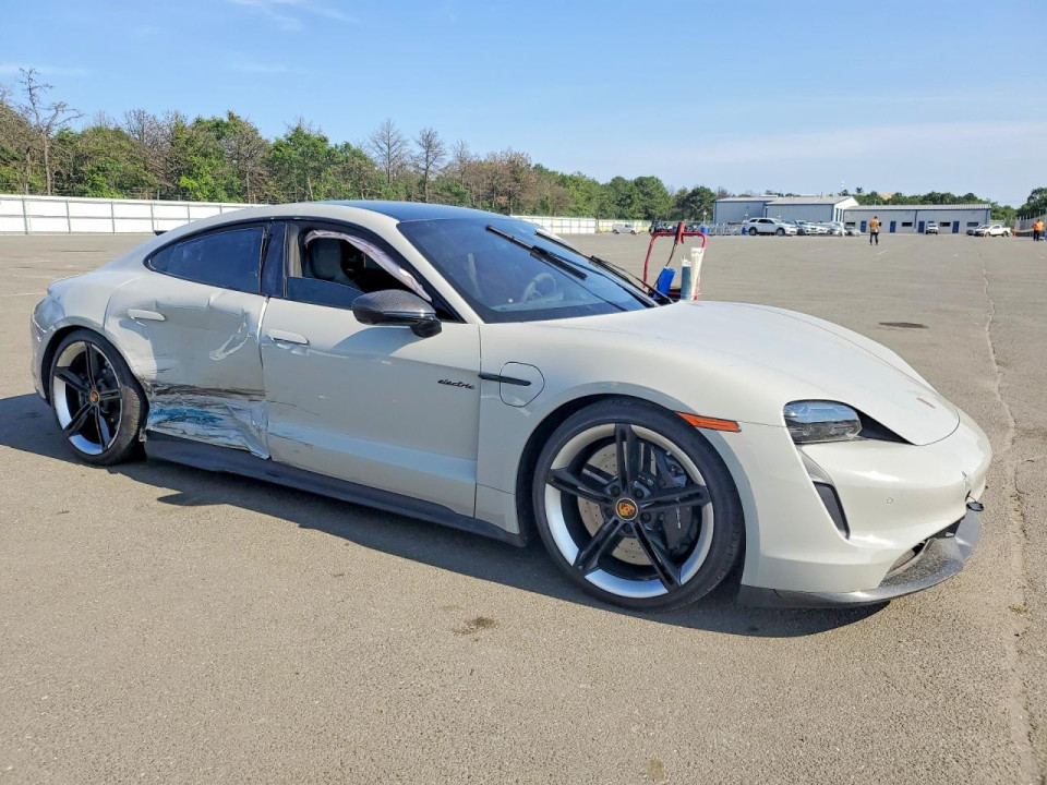 Porsche TAYCAN 2021 — Copart